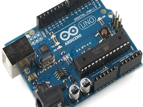 برد توسعه Arduino Uno R3